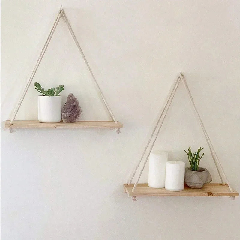 NaturaRack™ dans un salon décoré avec plantes suspendues