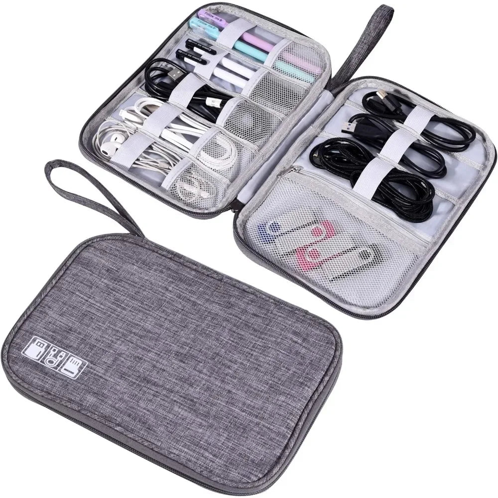Sac de rangement Organiseur Tech pour accessoires électroniques – pochette de voyage imperméable pour câbles, chargeurs, SSD, cartes mémoire et gadgets, idéale pour optimiser l’organisation dans une valise ou un sac à dos