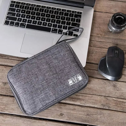 Sac de rangement Organiseur Tech pour accessoires électroniques – pochette de voyage imperméable pour câbles, chargeurs, SSD, cartes mémoire et gadgets, idéale pour optimiser l’organisation dans une valise ou un sac à dos