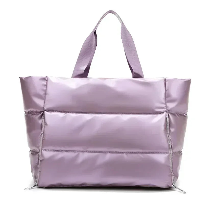 Découvrez le sac de sport femme ImperFit™, l'accessoire parfait pour les femmes actives cherchant un sac de sport femme imperméable en nylon Oxford haute densité déperlant anti-usure et respirant, un sac de sport femme grande capacité 36-55L modulable pour fitness yoga piscine ou voyage week-end, un sac de sport femme avec compartiment chaussures ventilé pour séparer linge propre et affaires mouillées, un sac de sport femme porte-tapis yoga intégré idéal pour séances pilates ou yoga femme imperméable