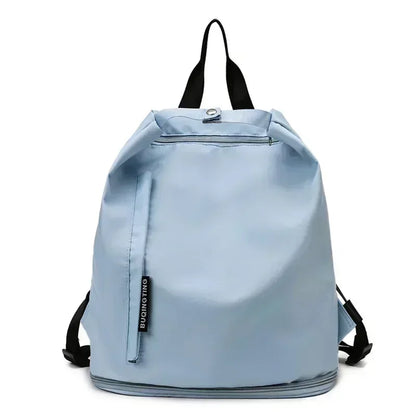 Sac de sport femme FlowBag vu de face

Intérieur spacieux du sac de sport femme FlowBag

Compartiment chaussures du FlowBag femme

FlowBag sac de sport pour yoga et fitness

FlowBag sac de sport étanche pour piscine

FlowBag sac week-end femme élégant

FlowBag sac de sport pour voyage cabine

FlowBag avec bandoulière réglable confortable

FlowBag design chic et moderne pour femme

Détails techniques du sac de sport FlowBag