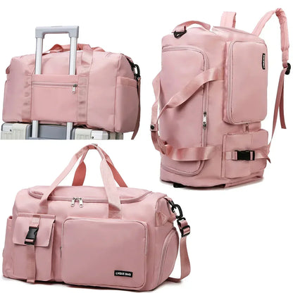 Le sac de sport femme Nuvoria™ se distingue par son design élégant et fonctionnel. Conçu en nylon imperméable, il protège vos affaires dans toutes les conditions. Son compartiment à chaussures ventilé garde vos baskets séparées et fraîches. Avec son grand espace principal, il accueille facilement vêtements, serviette et accessoires. Grâce à son manchon trolley intégré, il devient un parfait sac de voyage week-end. Ses poches zippées latérales permettent une organisation impeccable au quotidien. 